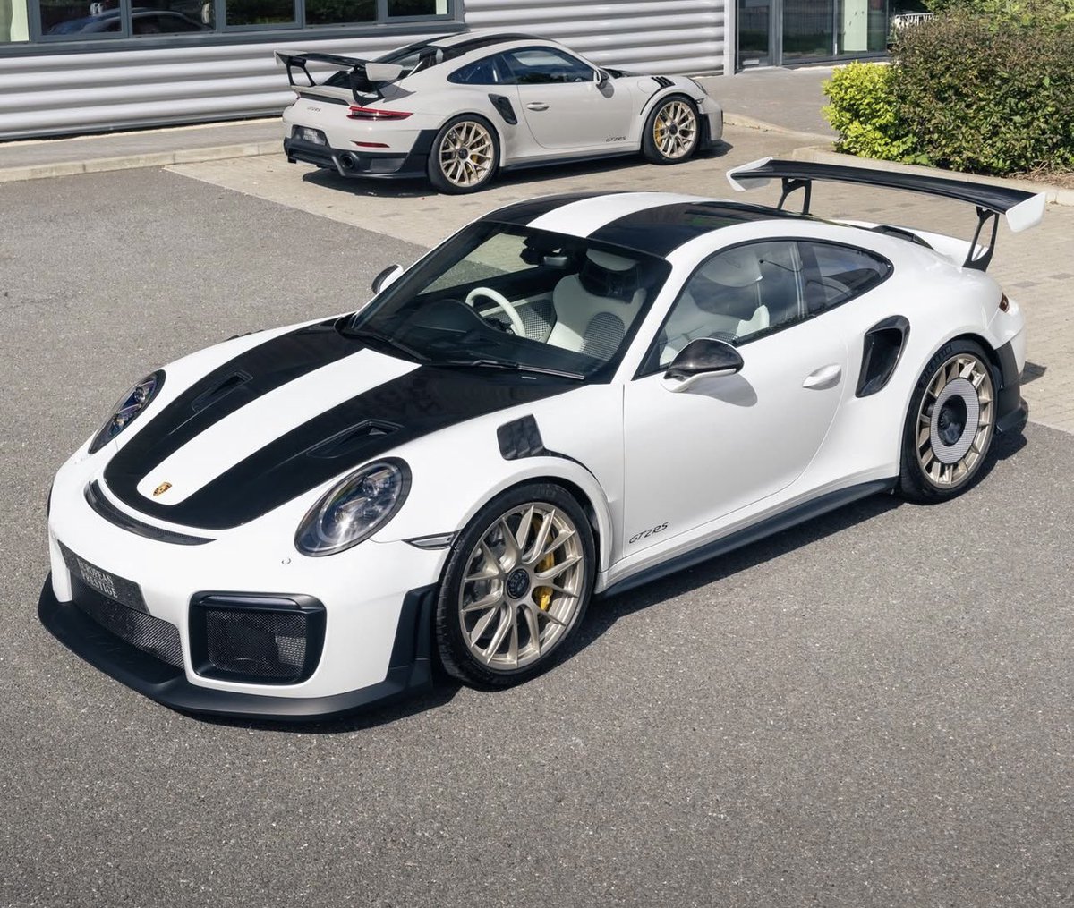 Porsche Club tweet media