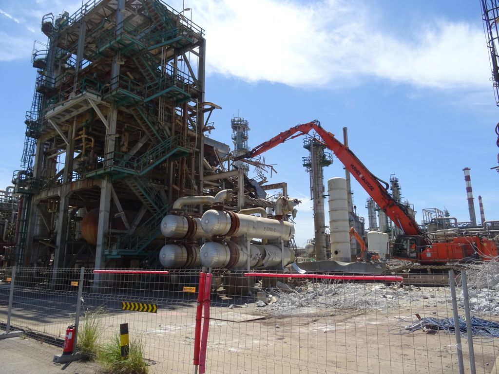 Hughes_Salvidge's tweet photo. We have a wealth of decommissioning and demolition experience gained through our many years of working across a broad range of sectors; https://t.co/xS4fhNrA1g #HSDemo #Demolition #Decommissioning #CompleteSolution https://t.co/otxOvSK4O6