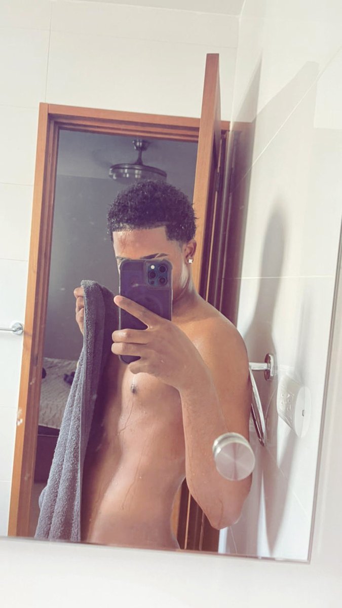 Sebaetiwn tweet media