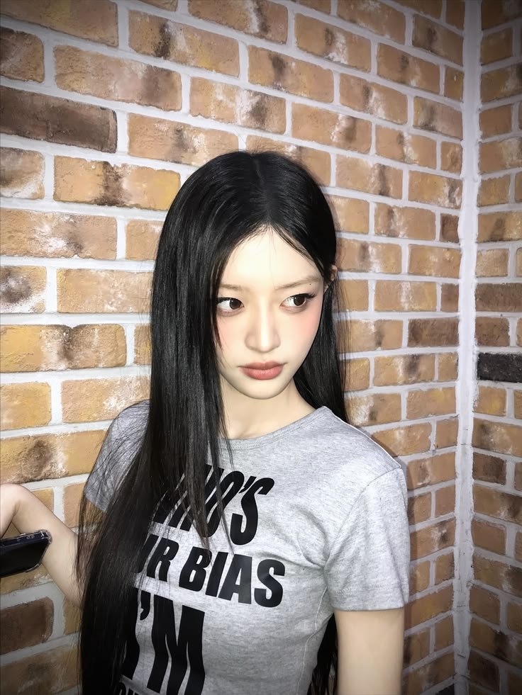 theillitnews_'s tweet photo. #MINJU on Weverse DM said:

“My goal for this promotion was to enter the Top 10 on the music charts, but we’re already ranking high on several sites, so i’m really happy and it feels like a dream.

It’s all thanks to GLLIT, and we couldn’t have done it without you… i just wanted to say thank you so, so much again hehe.

For whatever reason, you never need to feel sorry toward us.

I love you so, so,so much~~ ❤️❤️”

#ILLIT #아일릿