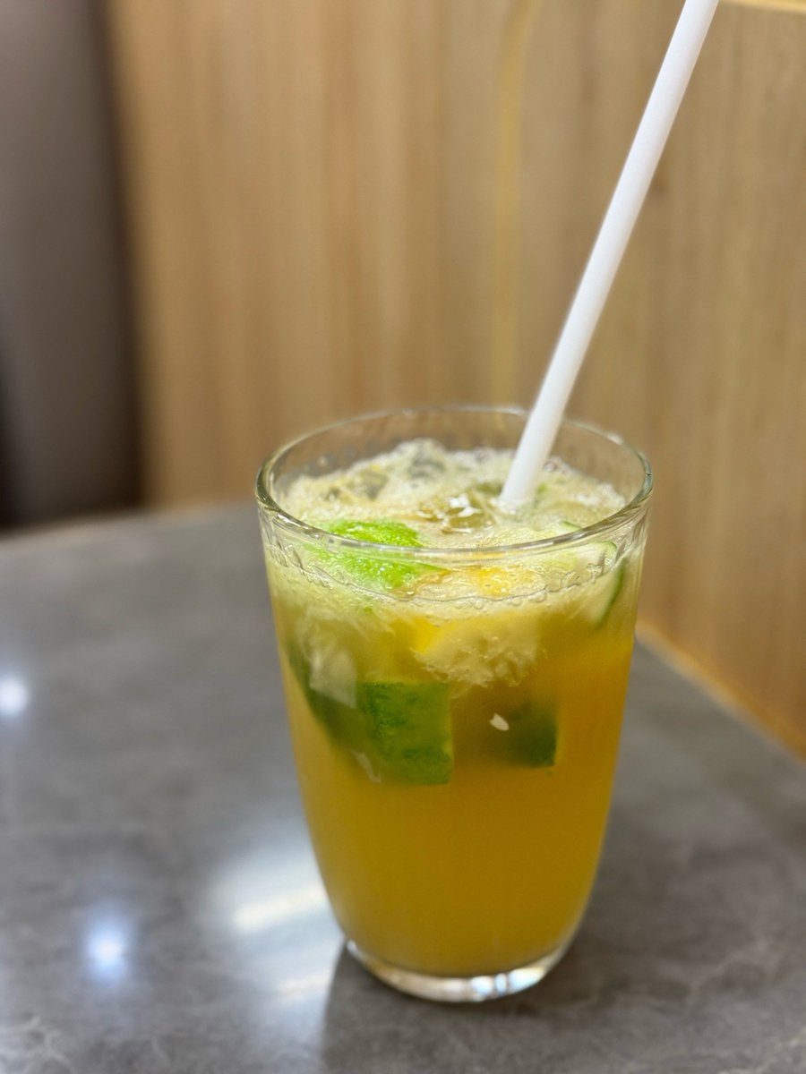indepl's tweet photo. Try our 2-min iced honey lemon tea! Steep black tea, add fresh lemon juice, 1 tsp honey, ice u0026 a mint sprig for a zingy pick-me-up https://t.co/yBrNSGvi57