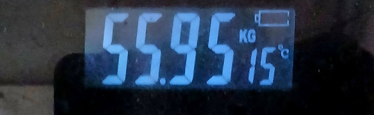 fd48kg_'s tweet photo. VOLVI A PESAR 55kg😭😭😭 https://t.co/ssX5zrZIOC