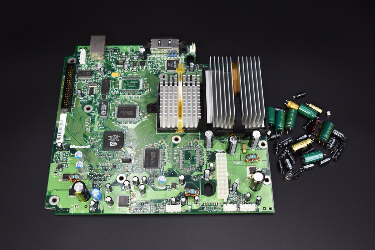 RuggersCustoms's tweet photo. Beautiful Halo Edition Original Xbox that was fully stripped, cleaned and serviced with parts from Console 5.
Clean and polish
New mainboard, power supply and DVD capacitors
New clock capacitor
New DVD drive belt
CPU and GPU repaste
Make sure to check your caps people! https://t.co/FR9giMJayn
