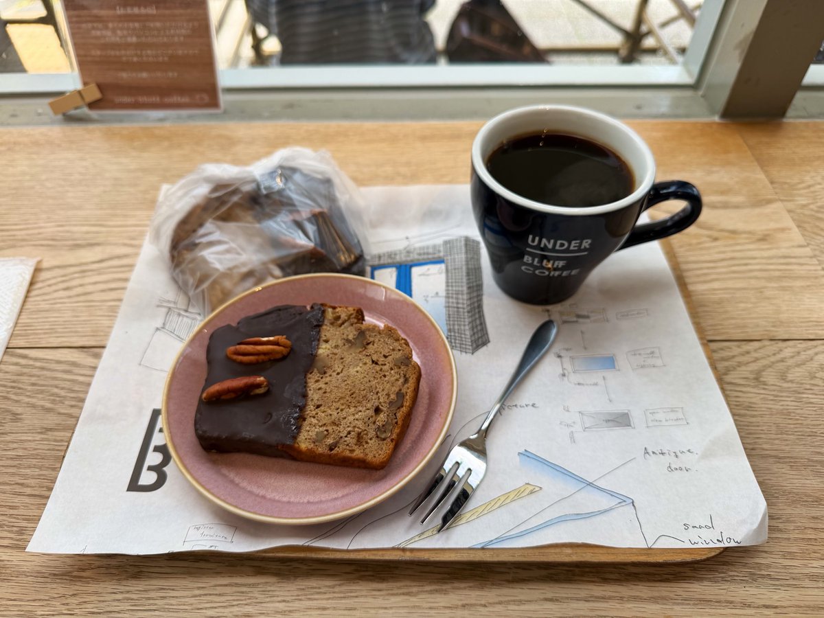 hide0840's tweet photo. 週末限定のチョコバナナブレッド
🍫＆🍌の間違いない組み合わせ👍

📍アンダーブラフコーヒー　山手 https://t.co/n3mp4TOS2E