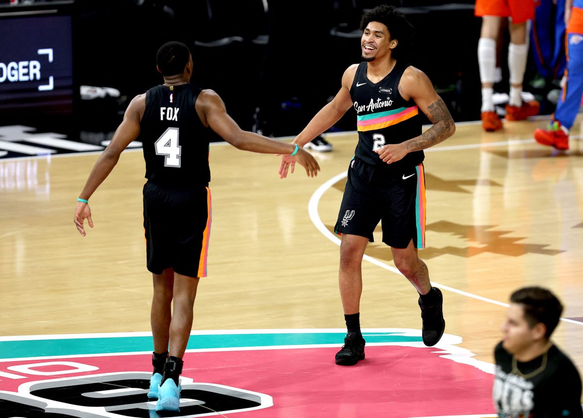 TrashTalk_fr's tweet photo. On attend logiquement une grosse réaction de Wemby ce soir, mais il pourra pas retourner la série tout seul.

De'Aaron Fox et Dylan Harper, dans le dur actuellement et pas à 100%, devront aussi step-up face au Thunder.

La saison des Spurs en dépend... https://t.co/c1QvRuFeJ5