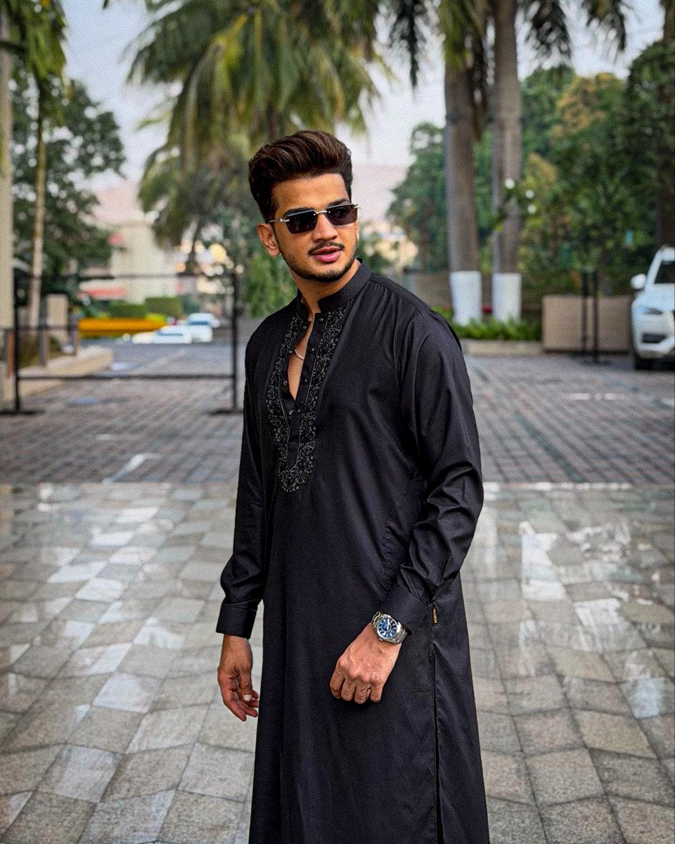 munawar faruqui tweet media