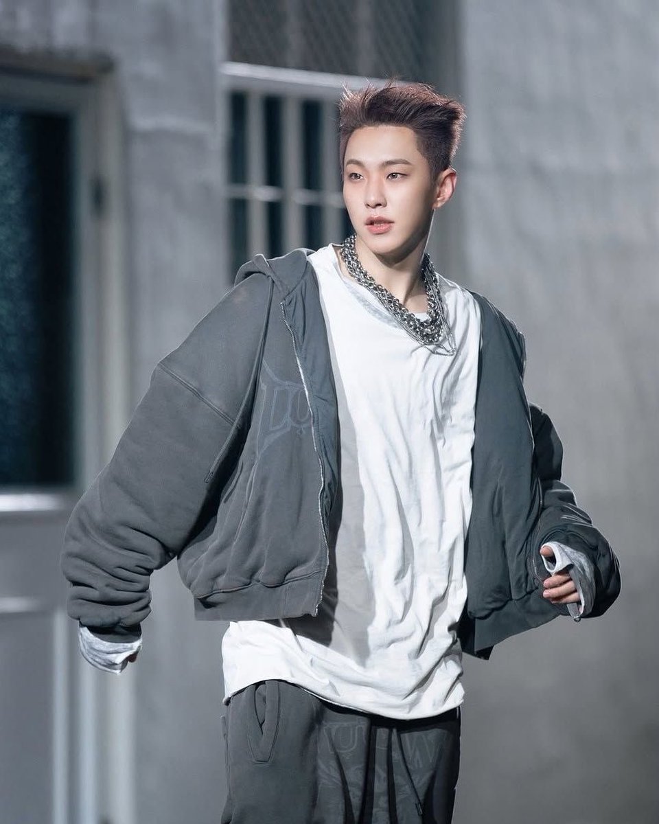 HoshiInMyPhone's tweet photo. we #need to talk about this hoshi again https://t.co/5XK9r0XdtY