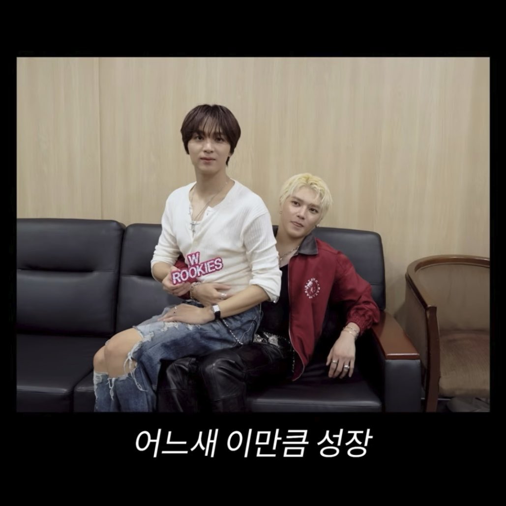 0NAENNAE2's tweet photo. 엔시티127 살짝 전체적으로 이럼｡
아 저희 아기도 올 거라서 자리 하나 더 주세요 하고 
아기의자 주면 한 10분 뒤에 해찬 터벅터벅,, 들어옴｡

아기 많이 컸는데 아직도 무릎 위에 앉혀주고 어린이 장갑 끼라고 하고 짱구 케이스 사주고 곰인형 사주고 짱구 피규어 사주고 https://t.co/1SVDmzDfmX