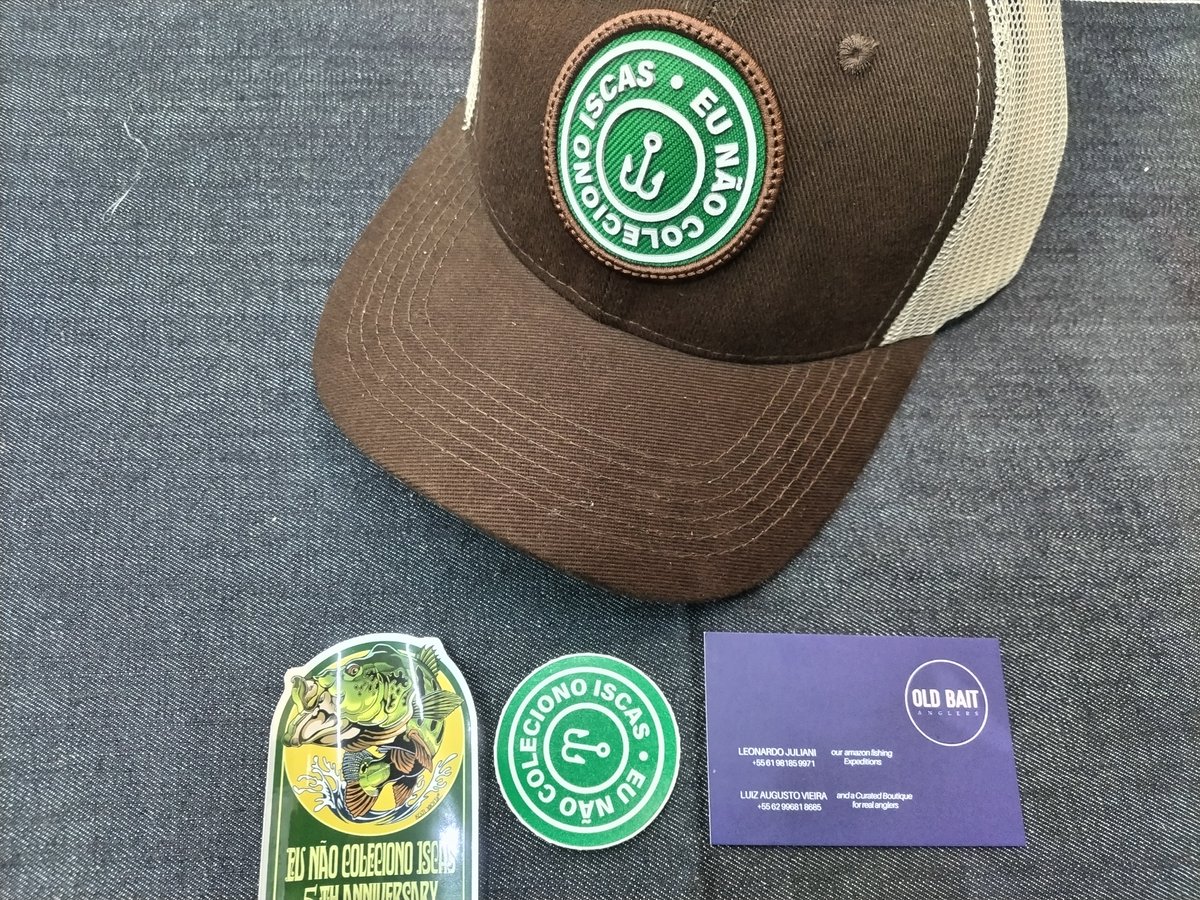 35oldtimers's tweet photo. 入荷情報
日本の裏側ブラジルからのご来店、レオナルドさん。
帽子とステッカー等をいただきました。どうもありがとう。ボルボレッタのサファダ、O.C.L.ルアー、Pancadaのルアー各種
#ボルボレッタ #ボーボレータ #OCLルアー #Pancadaルアー #ブラジルルアー #アマゾン #eunaocolecionoiscas https://t.co/iaHFVW9JAR