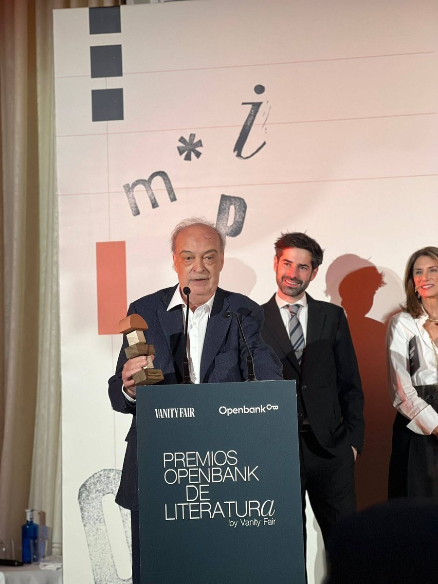 TomMir7's tweet photo. "Me gustaría apreciar algunas obras con ese olfato de Enrique Vila-Matas y, si no es posible, al menos que el candidato a premio Nobel me  ofrezca un catálogo de libros"
Ariel Eljarrat
https://t.co/3fSE5Ggnmr https://t.co/ZbvzH6uKAB