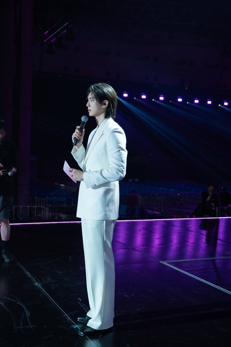 VARO_ent's tweet photo. [📷]

#KCON 2026
Behind Photo 📸

🔗🐯 https://t.co/tXbnR9FZXv

#이채민 #LeeChaeMin
#바로엔터테인먼트 #VAROentertainment https://t.co/XupoZZlrQ2