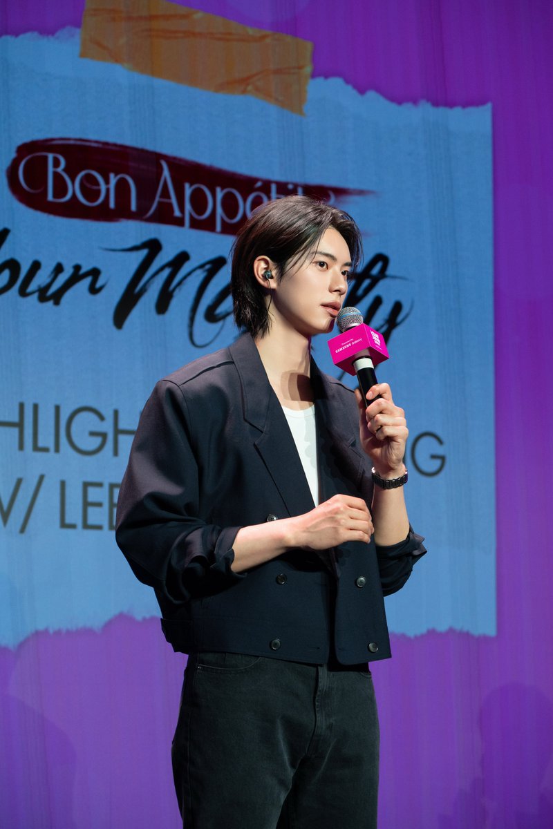VARO_ent's tweet photo. [📷]

#KCON 2026
Behind Photo 📸

🔗🐯 https://t.co/tXbnR9FZXv

#이채민 #LeeChaeMin
#바로엔터테인먼트 #VAROentertainment https://t.co/XupoZZlrQ2