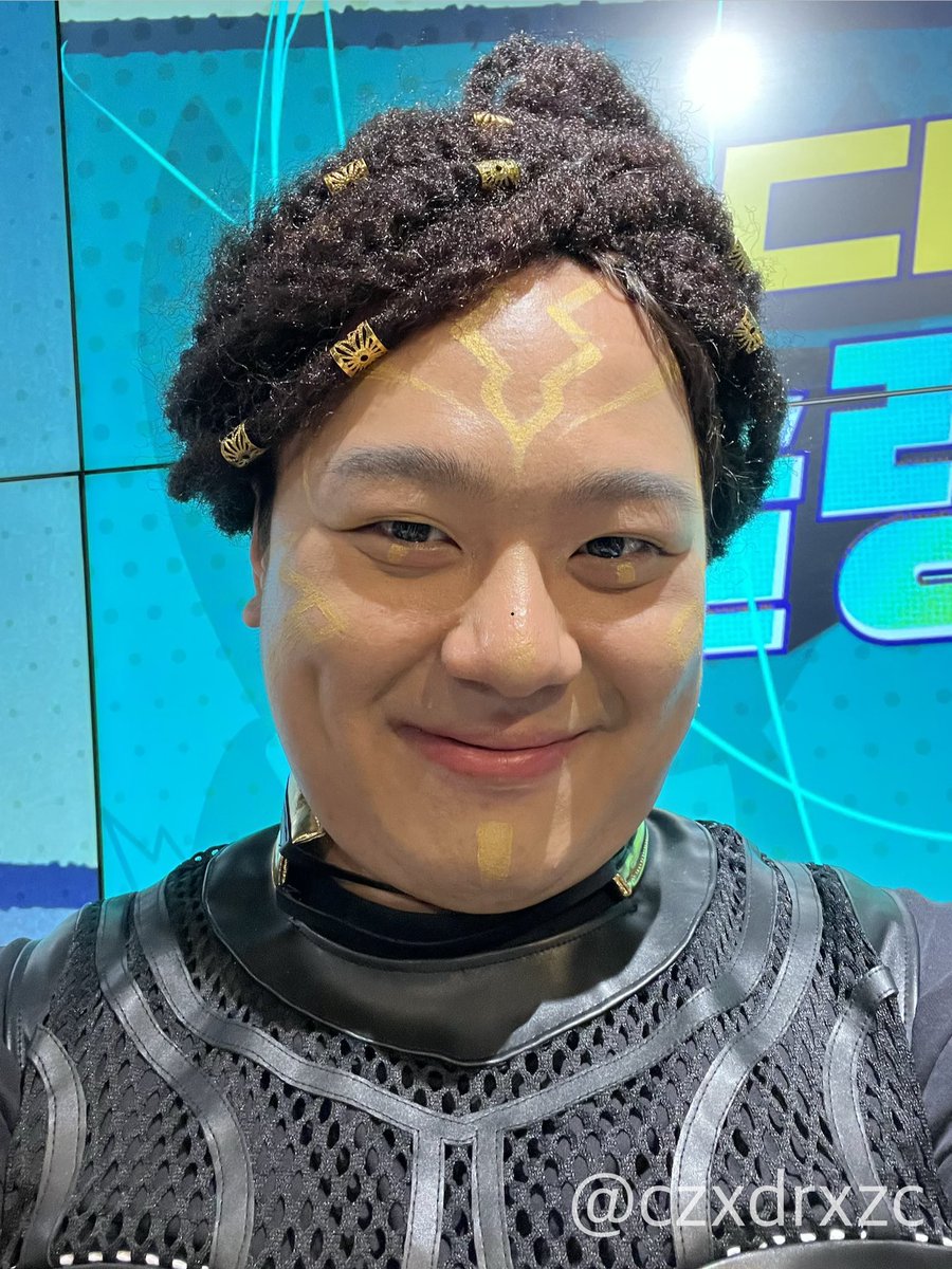 czxdrxzc's tweet photo. ...직접 찍으신 거니까 올려도 되겟죠?ㅋㅋㅋㅋㅋㅋㅋㅋㅋㅋㅋㅋ큐ㅠㅠㅠㅠ 근데 큐베님은 즐기고 계셨음... https://t.co/eWj8GI3Q6H