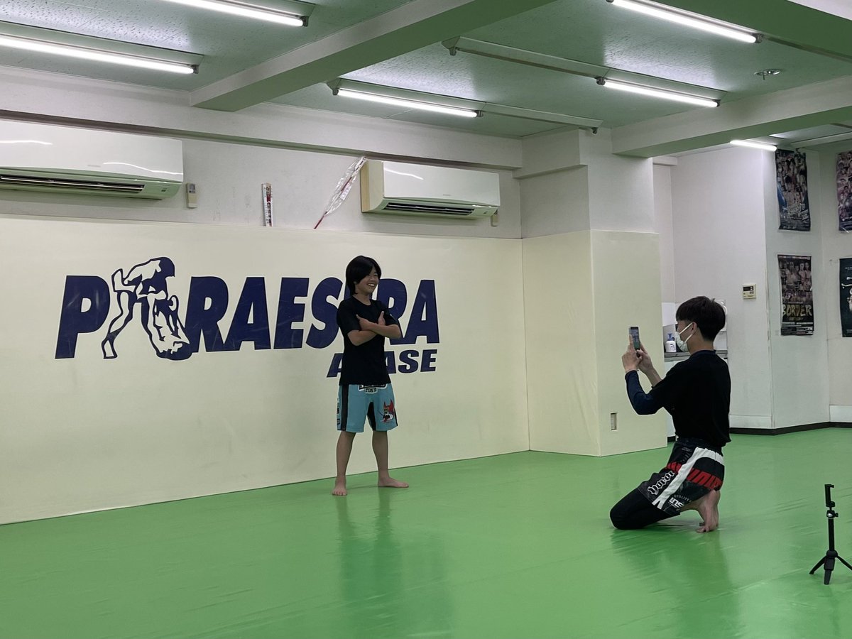 Ouchi_K's tweet photo. 昨日のお昼、パラエストラ綾瀬にてYouTubeのKKC キッズ格闘技チャンネル様がタクミの撮影にいらっしゃいました。

タクミはグラップリングで約束限定スパーや得意技を紹介。

来月中旬くらいにYouTubeに2回に分けてアップされるとのことです。

その際には、ぜひ皆様ご視聴をよろしくお願い致します。 https://t.co/SBWxnJvK6H