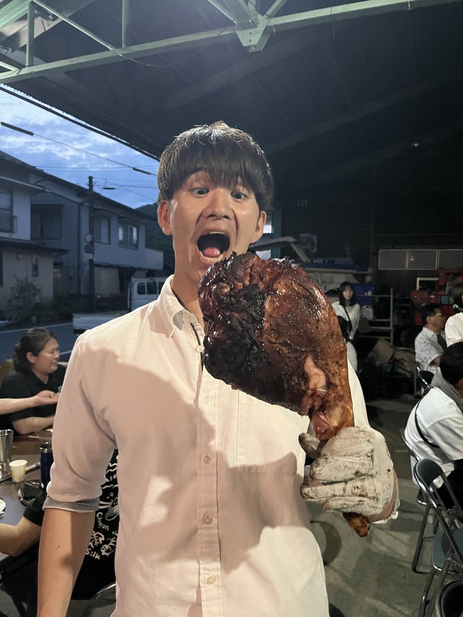 SeikeTerrasse's tweet photo. 【5/23がいなんよ大学 第26講 慰労会】

大学のないまちで、大学生が地域に関わり、汗をかき、地域の人と語り合う。
そんな姿に毎回力をもらっています。
世代を超えた交流が生まれる時間。
とてもありがたい夜でした🍻✨

#がいなんよ大学 #地域づくり #大学生 #西予市 #交流会 https://t.co/zxnszoKXHn