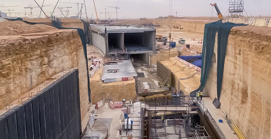 madarsaudi's tweet photo. الرئيس التنفيذي لشركة #الدرعية:  

أنجزنا 80% من أعمال البنية التحتية ضمن المخطط العام للدرعية، الممتد على مساحة 14 مليون متر مربع، بما في ذلك إنشاء 60 ألف موقف للسيارات تحت الأرض

تعرف أكثر : 
https://t.co/1nSsTloSWY https://t.co/zISF7EcRaO