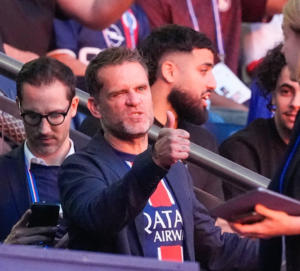 _BeFootball's tweet photo. 🚨 Jérôme Rothen 🇫🇷 : « Une deuxième étoile pour le PSG ou une troisième pour les Bleus ?

UNE DEUXIÈME POUR LE PSG. ❤️💙😳

Pour moi oui, c’est plus fort que l’équipe de France parce que le PSG c’est mon club, je l’ai dans la peau, le coeur.

Mes premiers souvenirs sont avec le PSG. »

(@lequipe)