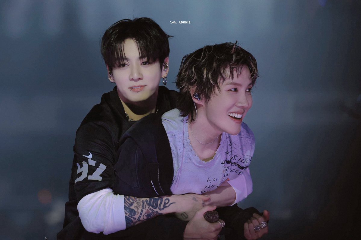 아도니스 Adonis 💫 tweet media