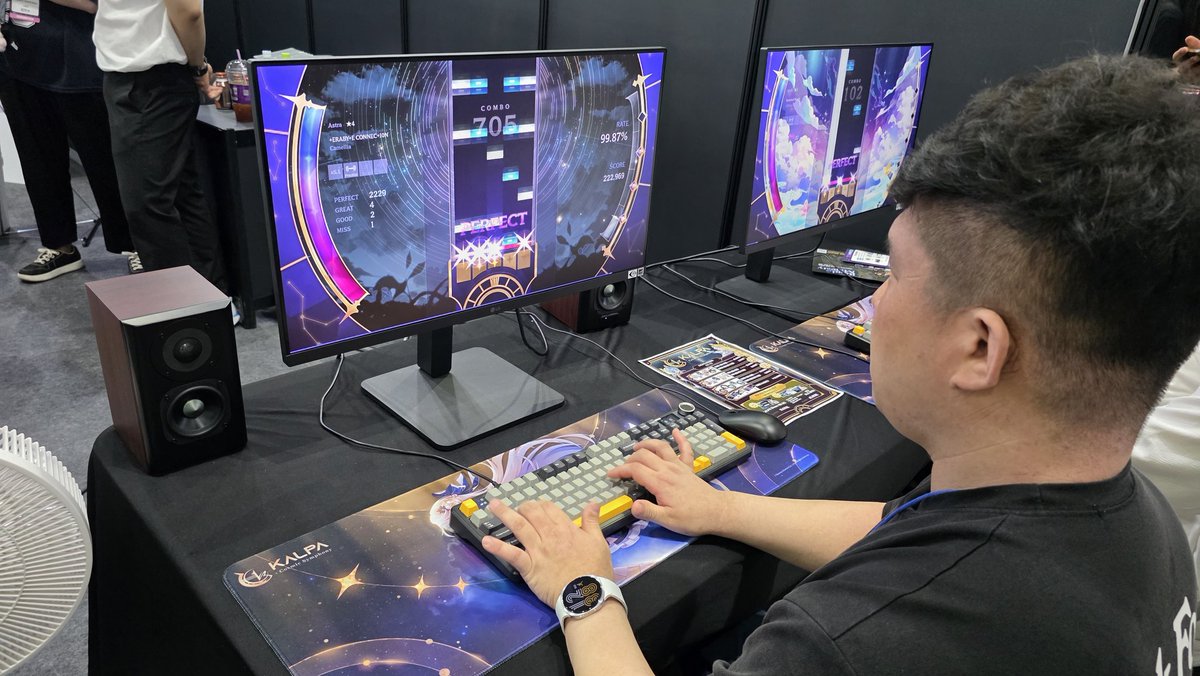 Day_Dream_X's tweet photo. #리듬게임_X친소
BMK 2026에서 일본 프로선수에게 두들겨맞은 기념으로 트친소 올려봅니다.
사볼 팝픈 좋아하고 이전에 드럼매니아 주력 유저였습니다. (리겜 전반적으로 다 함)
리듬게임쪽 그림 보는것도 좋아해요.
흔적 남겨주시면 확인후 팔로우하겠습니다. https://t.co/xIakhxITCq