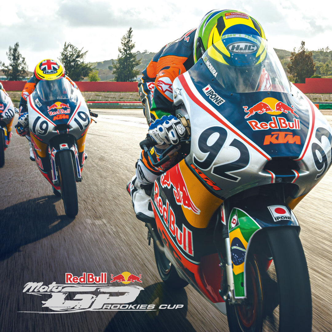 【HEATH】シープスキン シングルライダース左肩エンボス加工ロゴ HJCは「Red Bull MotoGP™ Rookies Cup」のオフィシャルサプライヤー