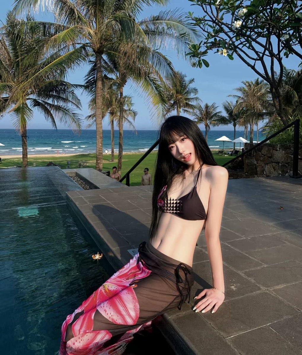 CountthreeC's tweet photo. AI视频脱衣明星换脸抖音网红一键去衣  在海边调教网红小母狗 AI黑科技去衣，满足你的一切爱好 这效果太满意了 https://t.co/w7acM6W7fP