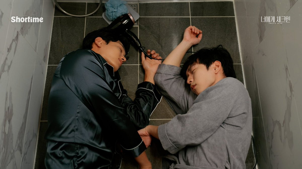 shortime01's tweet photo. Q. 아침엔 도경, 저녁엔 지오인 것은? 

  ㄴ 잠시후 6시  【너에게 체크인】 3화 ! 쇼타임 공개🍿 
     🔗  https://t.co/BNtN6zpgrf

🇰🇷 한국 : Shortime 독점공개

#너에게체크인 #CheckIntoYou #황동희 #김동원 #쇼타임 #Shortime #BL https://t.co/XEEKjOi0CL