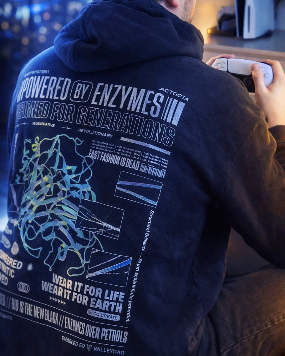 hempydotscience's tweet photo. 🌿 You can still grab a Limited Edition $HEMPY Hoodie at https://t.co/zN5kBR1PPa 

Made from biotech-softened hemp, built to last for years, breathable as hell, and completely free of microplastics. https://t.co/WUkXcr9u5w