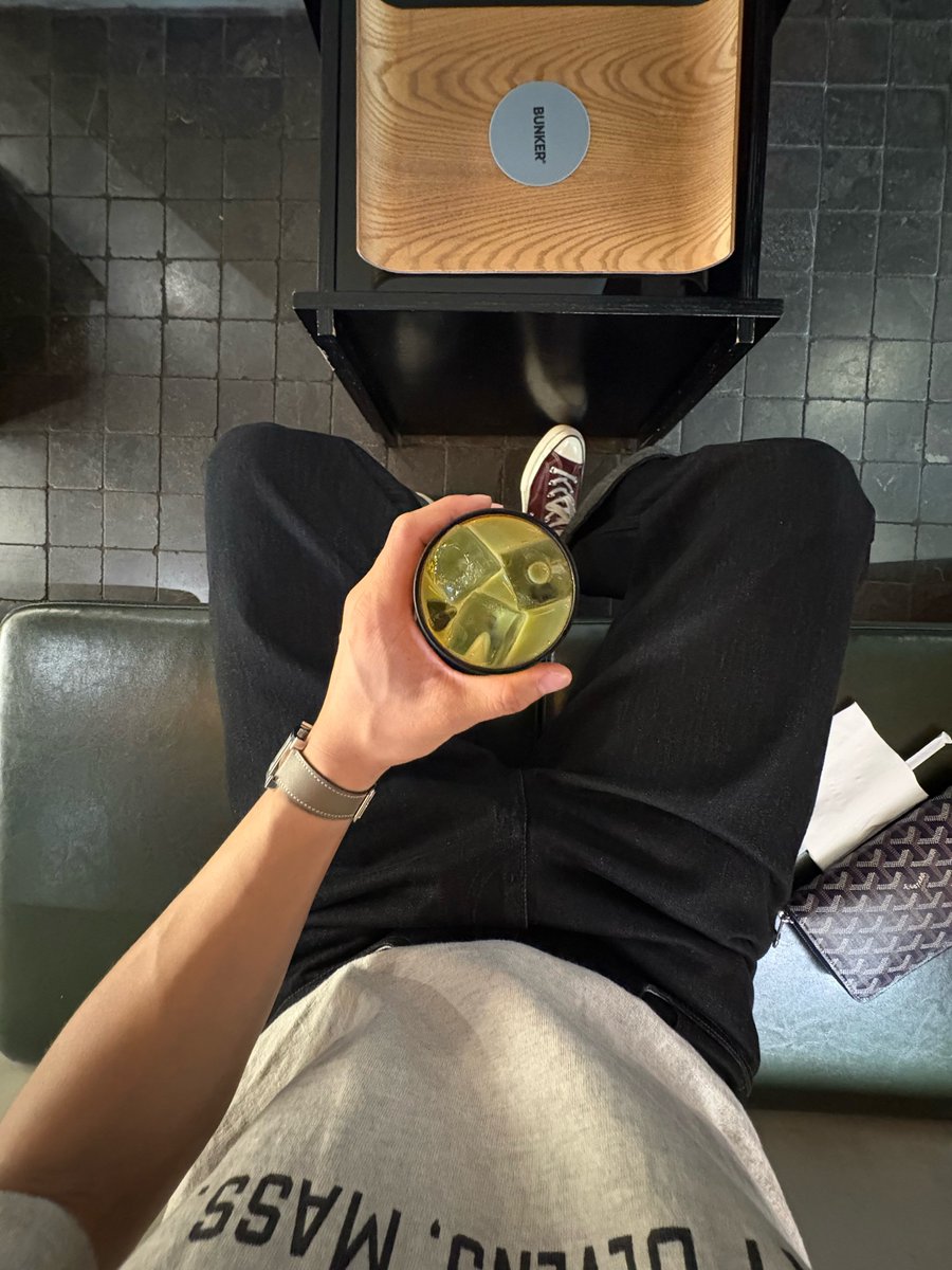 WITHKINGJD's tweet photo. We got a new Chen 🫧 update~ 

🦖: Today is sweet matcha latte🟢
Have a nice day everyone✌️🔜

#CHEN #첸 https://t.co/ehXvdQJeQb