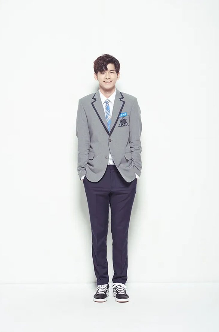 Ziael's tweet photo. Elle Korea Then 9 years ago and Now 2026 featuring #옹성우 #ONGSEONGWU 

How he grows to be a fine man 🥺
 https://t.co/3pRXRD0rLS https://t.co/Qycm2tzasH