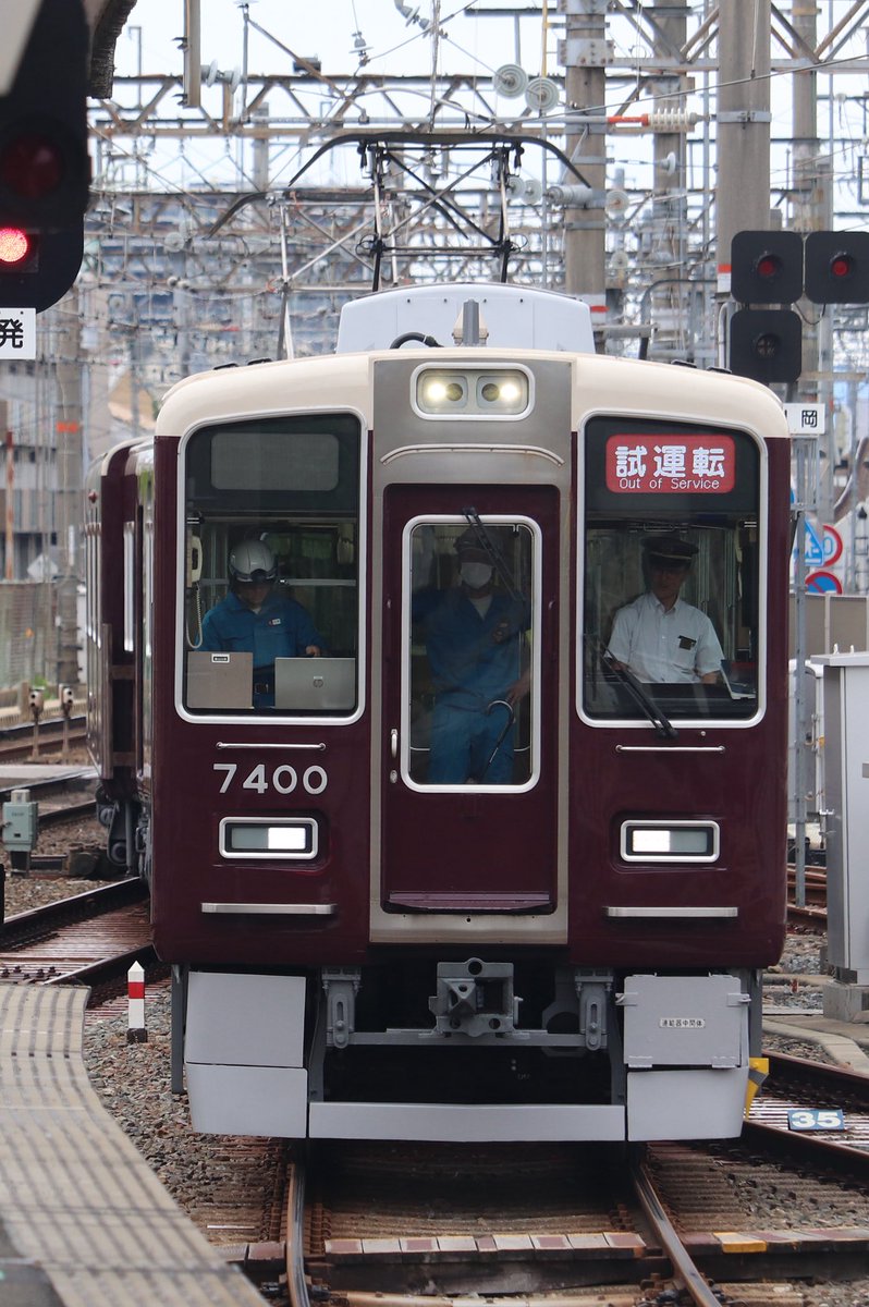 HKLocal3787's tweet photo. 7320F 試運��
やっぱり格好いい顔してますよね https://t.co/rHFDHxKNpz