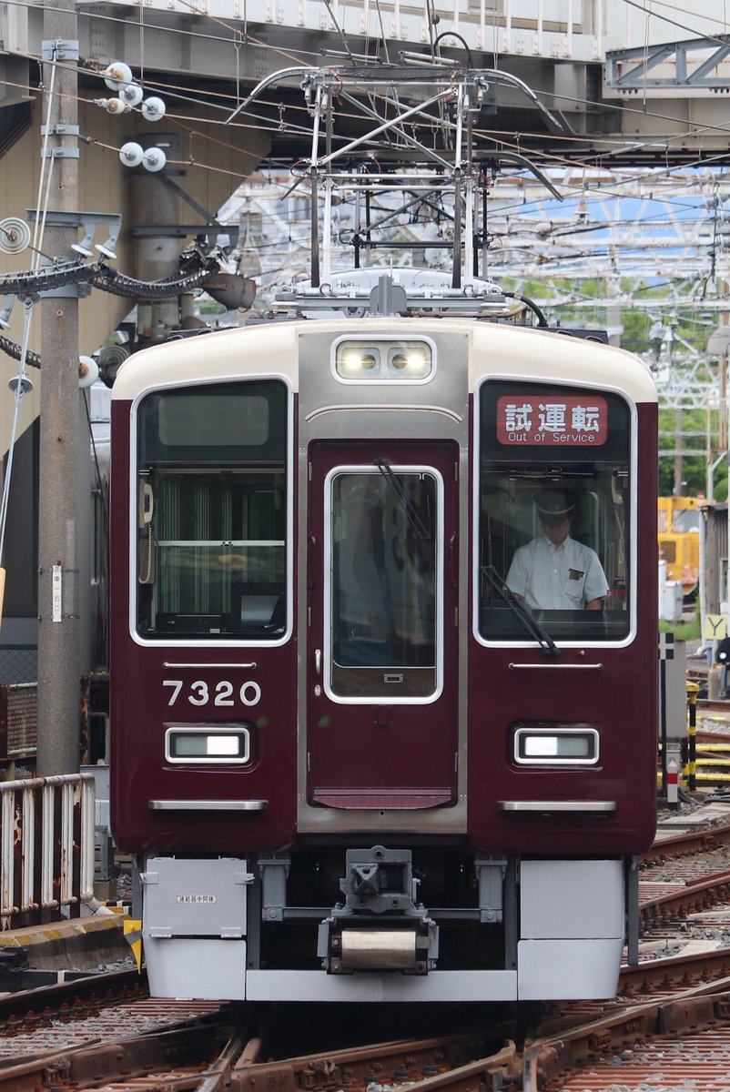 HKLocal3787's tweet photo. 7320F 試運��
やっぱり格好いい顔してますよね https://t.co/rHFDHxKNpz