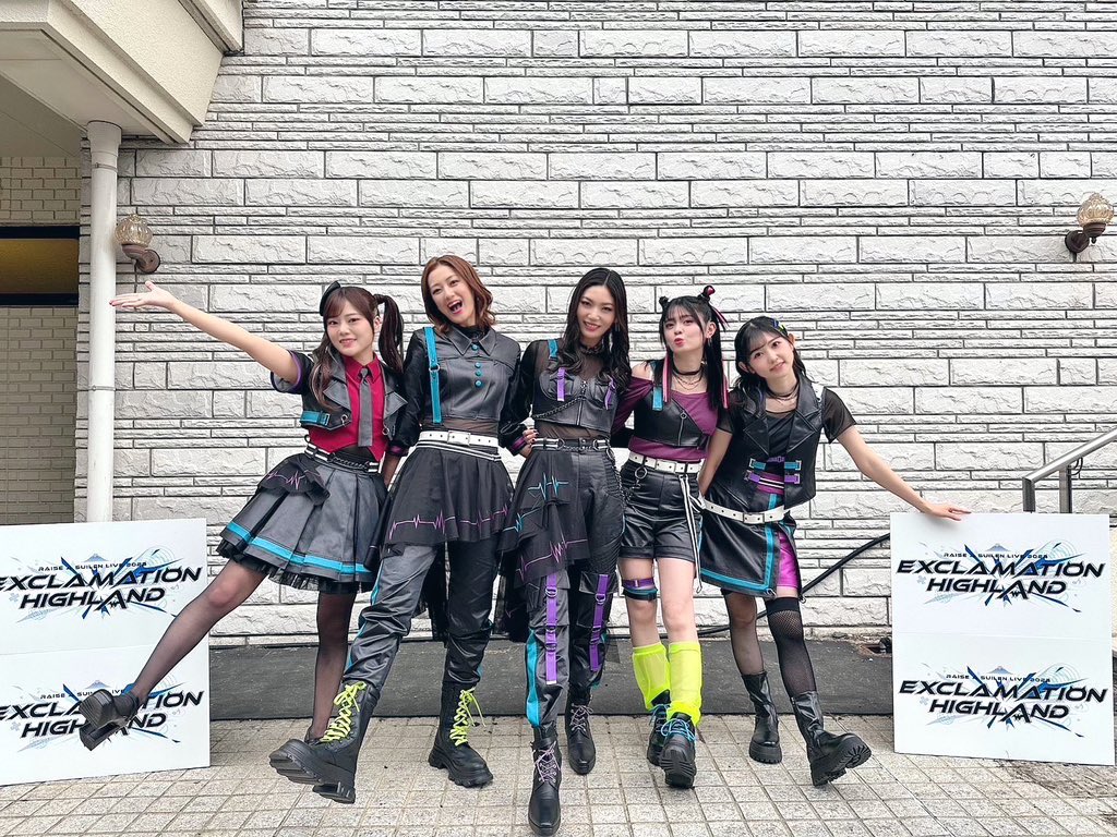 nananananachume's tweet photo. コニファーフォレストが懐かしいですなぁぁぁ

この衣装めっち好きだからまた着たいな〜　夏フェス以外で！！！w

この時は富士急ハイランドとバンドリのコラボでマスキング登場してたんだよね〜💛
#バンドリ #RAS https://t.co/u6lsmmlQAh