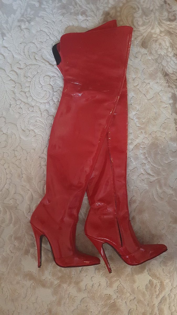 Finikasm2's tweet photo. @fetishbootsxxx @AdultWorkcom I also bought from Skyskrapers and the shaft width was good there. But the sizes at Illias are a bit narrower. https://t.co/G8m4pZvJBu