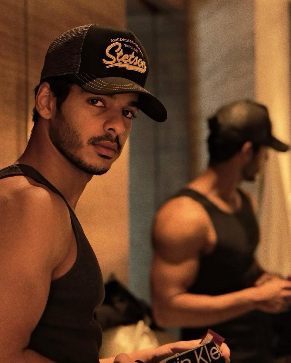 ishaankhatter's tweet photo. Last minute packers unite 😁 https://t.co/xjxesLtQ8w