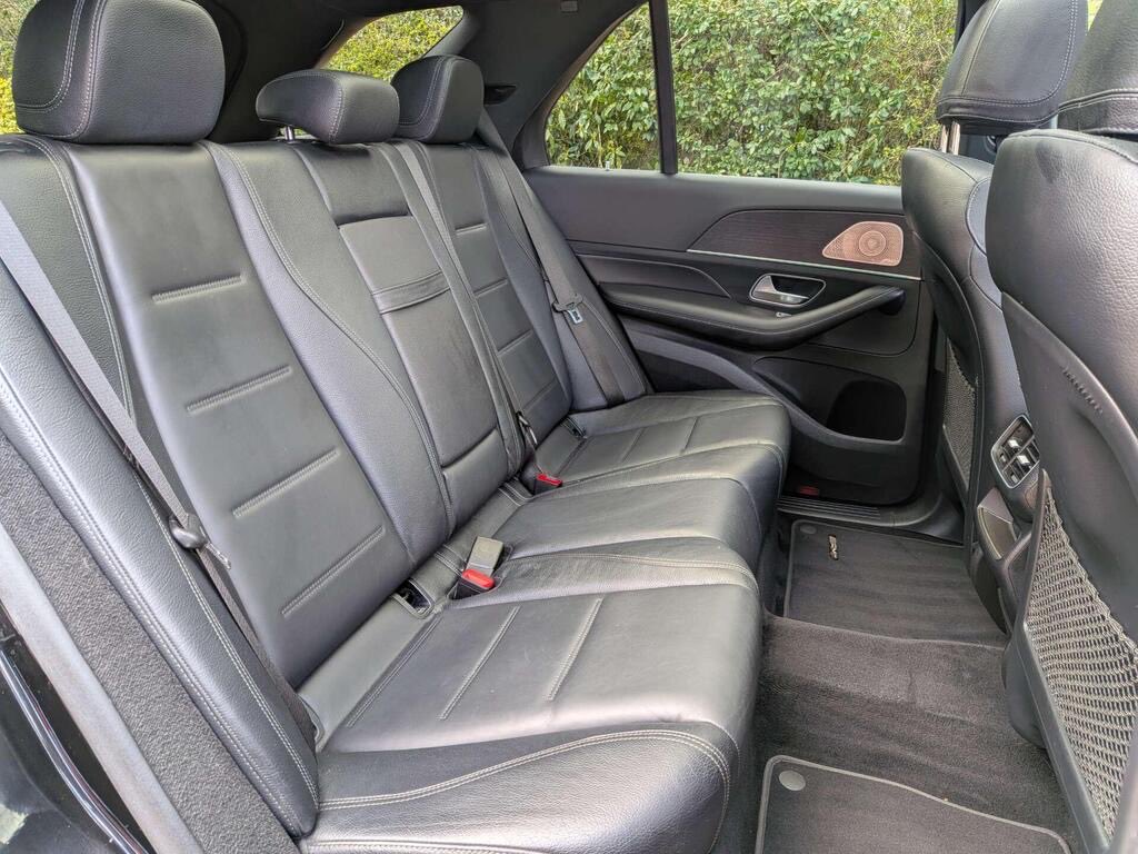ChiefImports's tweet photo. #chiefimportskenya
2019 MERCEDES-BENZ GLE 450H UK SPEC
Mileage: 44,000 miles
Color: Black
Engine: 3,000cc Inline-6 Turbo Petrol Hybrid (EQ Boost)
Drive: 4MATIC 

📍 LOCATION: UK 🇬🇧

💰 Total Cost to Kenya: KES 11,384,556 (Tax Included)

Contact us for import on:
☎️ 0710 222 228 https://t.co/FFvUarRcrr