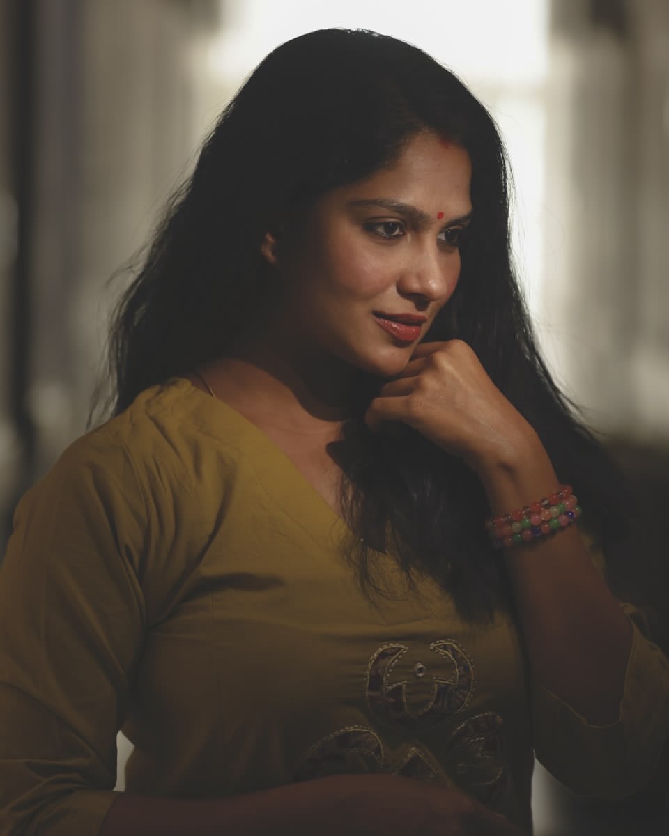 LajeeVijay's tweet photo. Underrated Mallu actress turning sensational in Kollywood &amp; Tollywood. 🔥

Swasika – Thread 🧵 https://t.co/lJ0YedKDWn