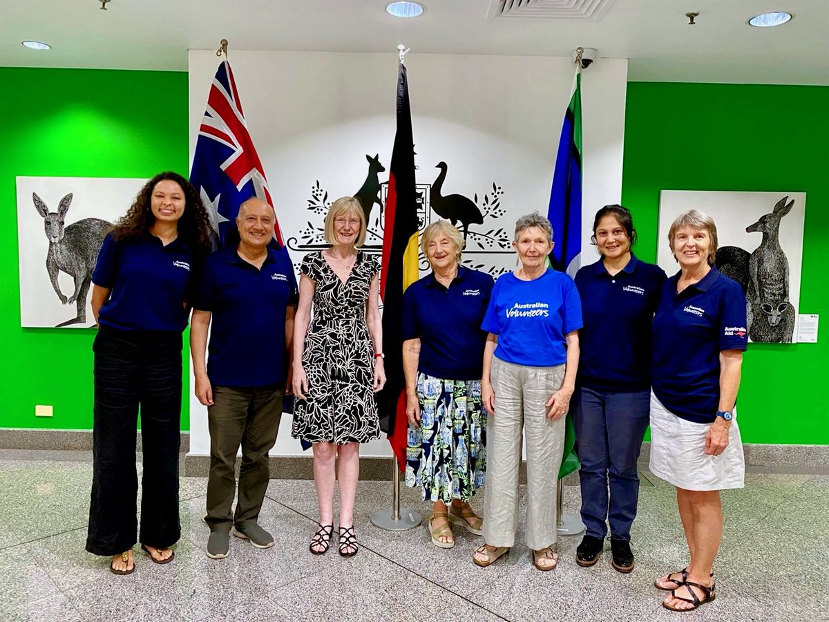 AusAmbVN's tweet photo. You can sense the enthusiasm of these 🇦🇺 volunteers. They’re here under the @AusVols program, supporting 🇻🇳’s development priorities, with assignments ranging from education and biodiversity to speech therapy curriculum and climate change. Wishing them a rewarding experience! https://t.co/ittJRorfSe