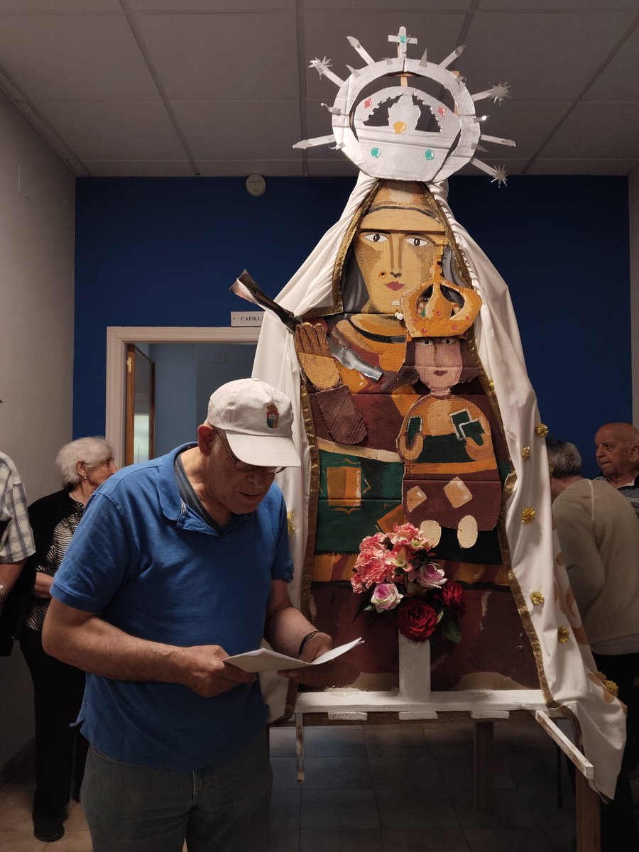 ResVirgenBustar's tweet photo. ¡Manteniendo vivas nuestras tradiciones! 🌸🙏

Celebramos nuestra propia Romería de la Virgen del Bustar en la residencia y alrededores. Un día emocionante para que nuestros mayores sigan conectados con las costumbres de su pueblo. 🥰❤️ https://t.co/GEeJMV3Smx