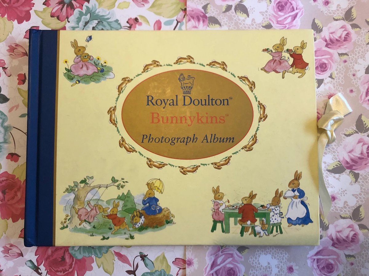 WatsonsVintage's tweet photo. An ADORABLE #NewBabyGift Vintage 1999 Royal Doulton 'Bunnykins' Photograph Album - A Charming Way In Which To Keep Your Most Treasured Memories - New Baby Gift https://t.co/njY2EuXKY3 via @Etsy #Vintage #RoyalDoulton #PhotoAlbum #Bunnykins #SpecialGifts https://t.co/nVkbGeCFs9