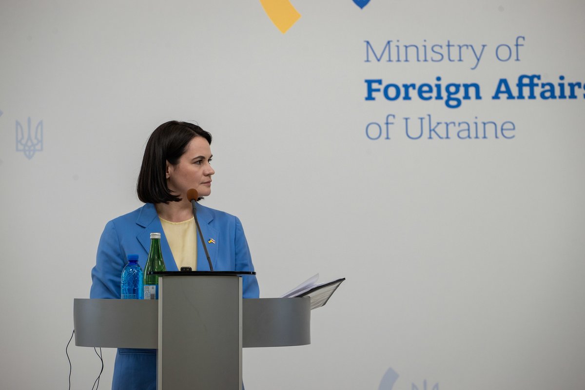 Tsihanouskaya's tweet photo. The fate of Belarus is tied to Ukraine's fate.

When 🇺🇦 wins, Belarusians will have a real chance to free our country from dictatorship and Russian control.

Ukraine must receive everything it needs for victory. 

The future of Belarus, and all of Europe, depends on it. https://t.co/78D3FJpv7A