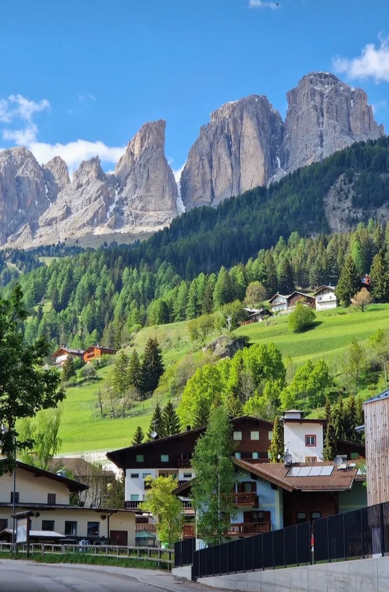 Monica09058845's tweet photo. Splendide...Dolomiti 🤩🤩🤩 https://t.co/eTlZiWYLuy