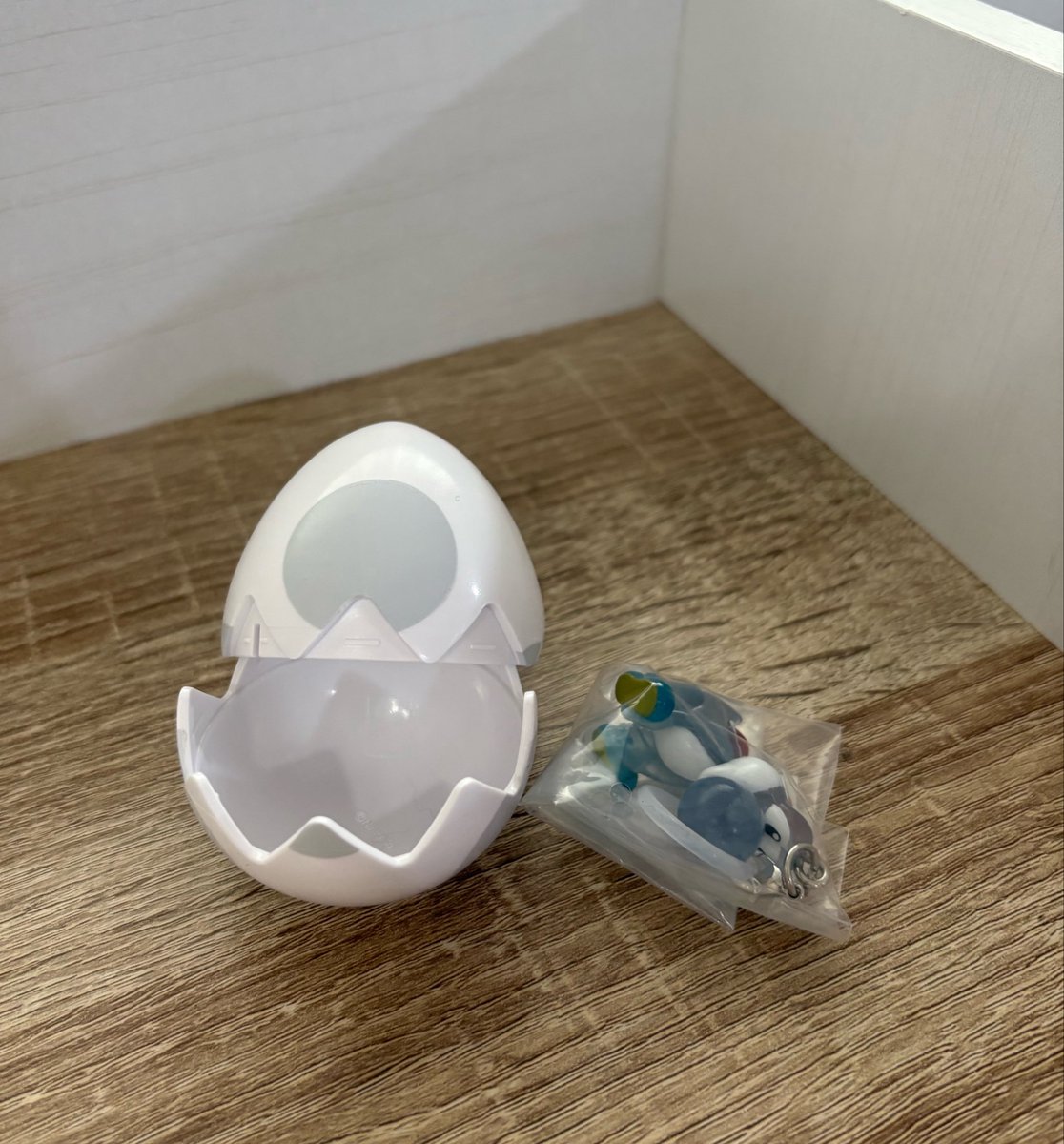 nn_m0710's tweet photo. スーパーマリオ　ヨッシー　めじるしチャーム　めじるしアクセサリー ガチャ  交換

譲）白
求）ピンク、紫

一度袋から開封してしまっていますが、新品未使用です。
ご了承ください🙇🏻‍♀️ https://t.co/UEKpCdTLyx