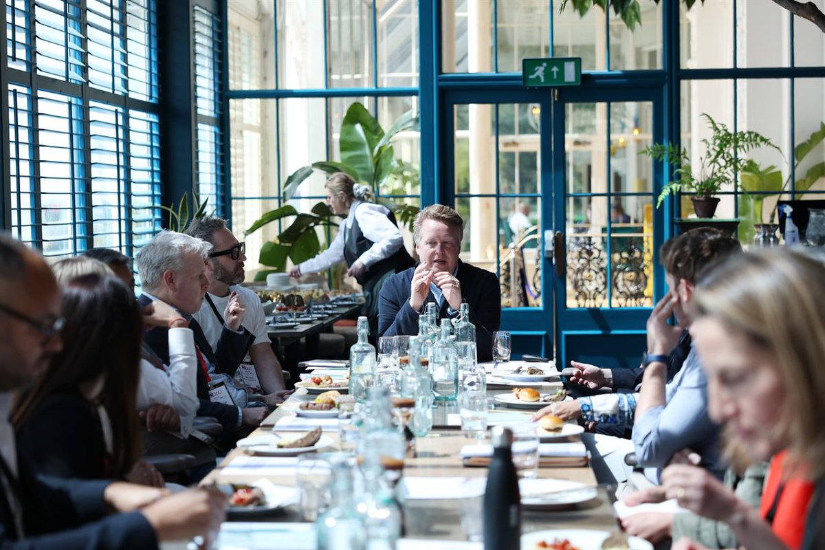 prweekuknews's tweet photo. AI disruption is moving faster than organisations can explain it. In a PR360 roundtable convened by Two Degrees Below, comms leaders discussed the growing challenge of maintaining trust during AI-driven change.
Read more: https://t.co/sjBgu9EJLH
#ad https://t.co/SF6Ts1FzAR