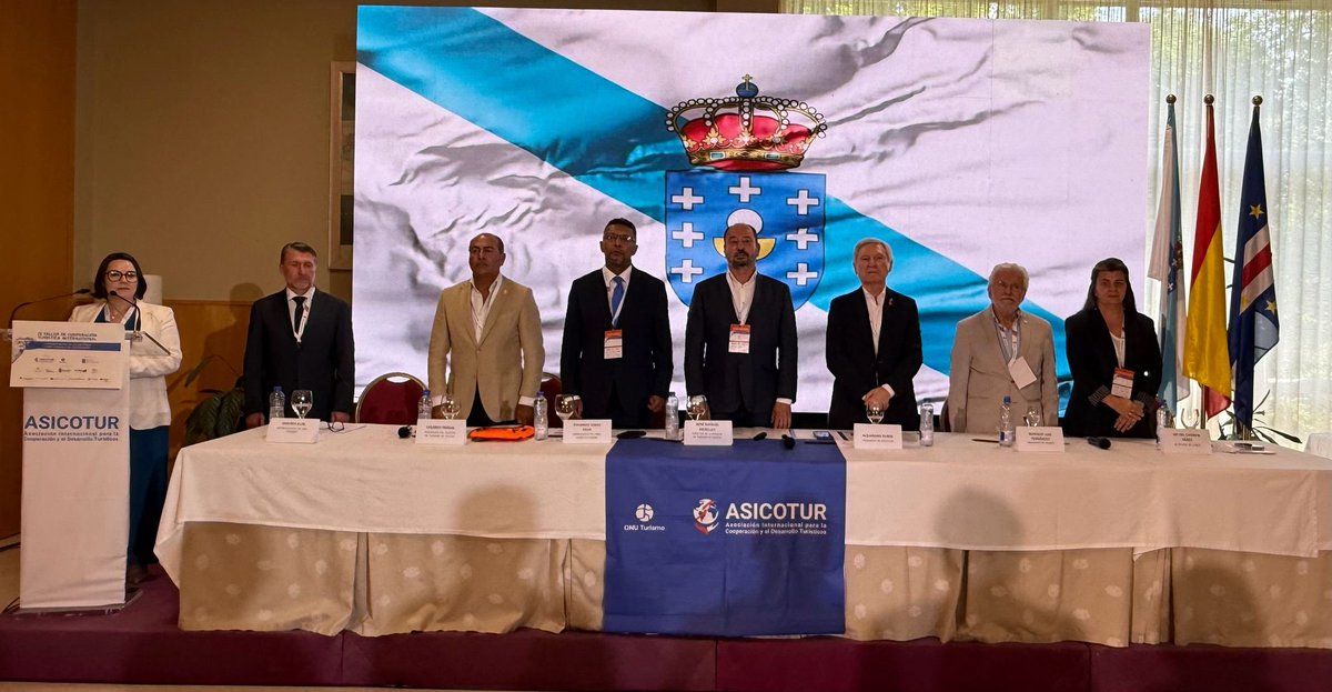 ClusterGalicia's tweet photo. 🌍 Profesionais de máis de 20 países reúnense no II Taller de Cooperación Turística Internacional 2026 de @Asicotur.

🗣️ @cesareopardal, presidente do Clúster, destacou que a imaxe dun destino só é crible se se apoia en identidade, patrimonio, cultura e experiencias auténticas. https://t.co/JH18Qahekg