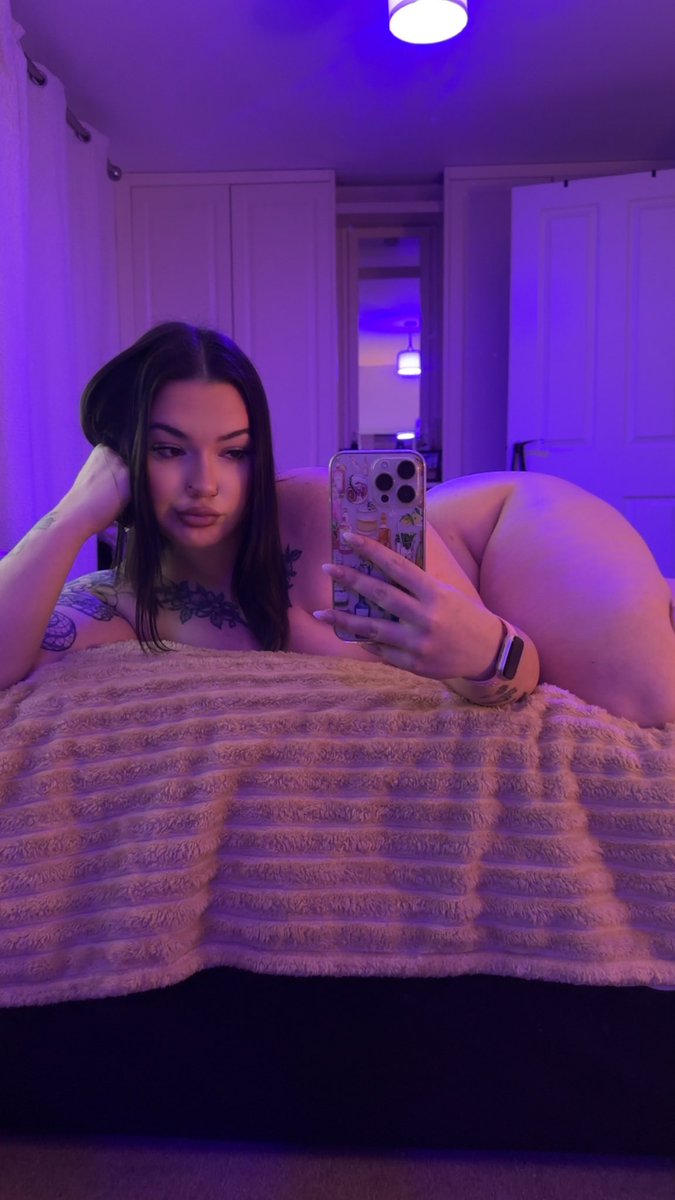 melsboos69's tweet photo. Someone treat me to a shopping spree 😭😩

#onlyfans #onlyfansreview #onlyfansdaily #snowbunny #porn #viral #viralpost #content #ContentCreation #ContentMarketing #NSFW #nsfwtwt #AdultContent #onlyfansPromo #subscribe #exclusive #exclusivecontent #OnlyFansModel #TrendingNow https://t.co/Tzysk3l3MG
