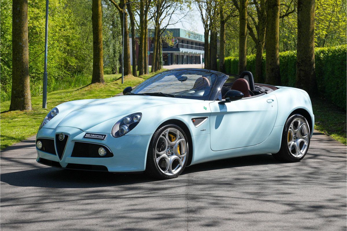 ClassicMotorSal's tweet photo. 2009 Alfa Romeo 8C Spider | €319,500
https://t.co/mzd1HbAvok
#AlfaRomeo8C #8CSpider #ItalianExotics #ClassicCarsForSale #CollectorCars
@Metropole.nl https://t.co/dVU53oGD2F