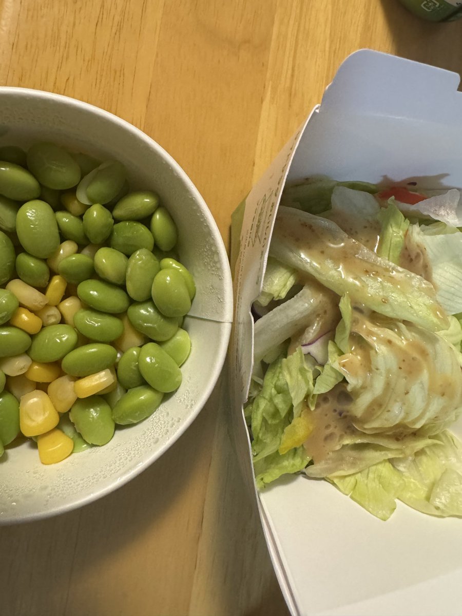 takecheee's tweet photo. ちいかわハッピーセット
４種⁉️ゲット😍←

久しぶりにハッピーセット食べたけど
サラダ🥗とか枝豆コーンとか
本格的ですごく美味しい😋

ダブらなかったのもありがたい♪ https://t.co/vVxJEd7K3I