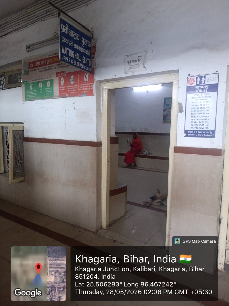 Shyamkr123's tweet photo. Kaghariya station me.. Waiting hall me Dog so rha hai..
@KhagariaDm
#railminister
#indianrailway
#waitinghall
@rail_seva
@RailMinIndia
@RailwaySeva https://t.co/vDfVCJuEK5