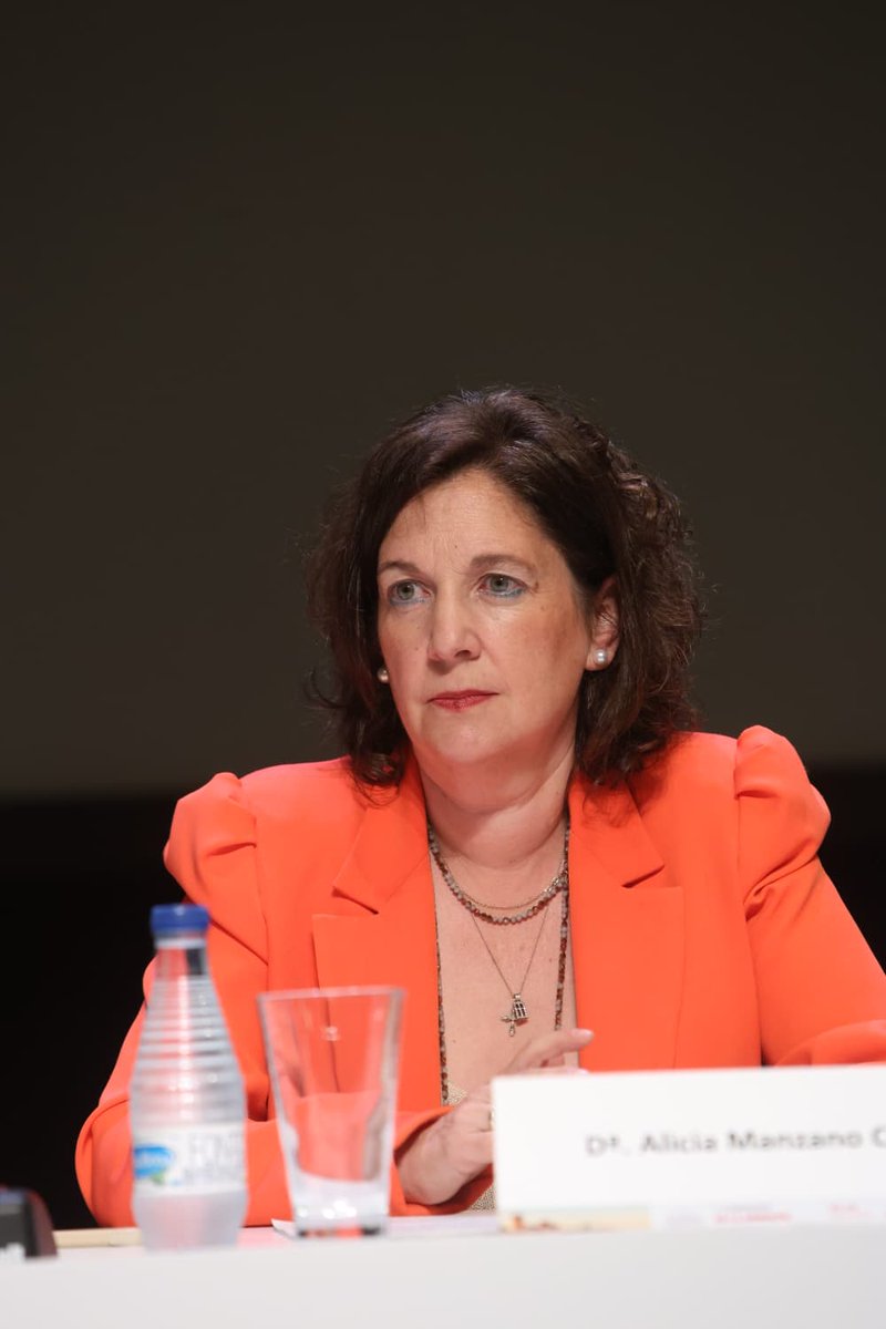 Abogacia_CyL's tweet photo. @crivallejo @ICABarcelona 👉 Alicia Manzano defendió en el #VCongresoCACYL una “positividad reivindicativa”: visibilizar los problemas para afrontarlos.

⚖️ Señaló las desigualdades del ‘territorio Justicia’ y la falta de personal, medios y sedes judiciales.

#InnovaciónJusticiayTerritorio https://t.co/gcEr86bnwn