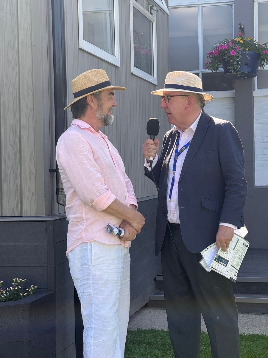 CorneliusRacing's tweet photo. #Windsor: really enjoyable BH Sat/Mon at @WindsorRaces ☀️ 😎 

@AWCarrollracing struck again with Justcallmepete (@mylacoppins) 🐎🐎🐎

Great to welcome Georgios &amp; Sveta from Bulgaria for her birthday &amp; Nathaniel Parker on #CelebrationDay 🎁 

📷 @dcoolimages 

#horseracing https://t.co/Q0GM8s6MkR